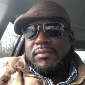 Meet your Posher, Derrick